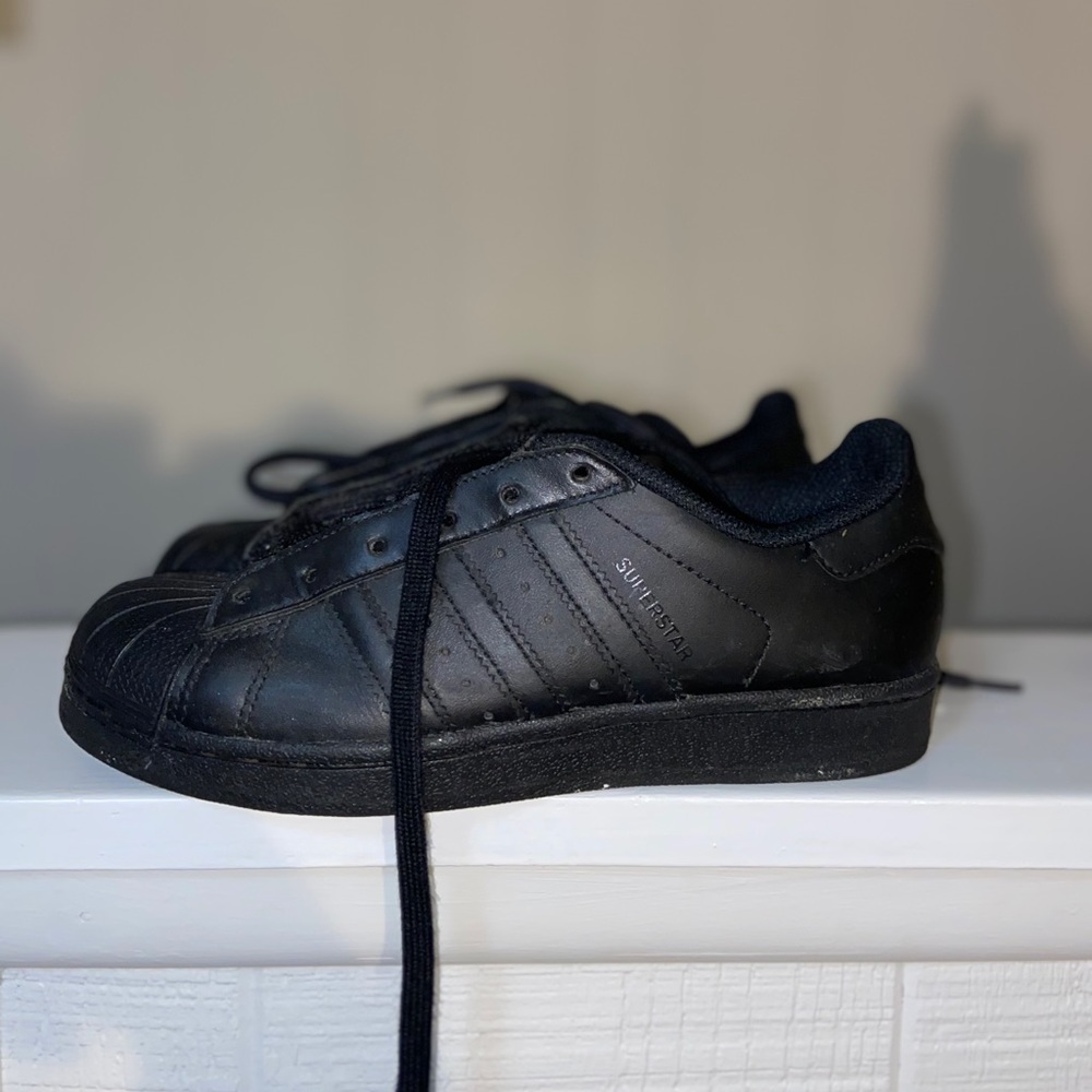 Adidas superstars